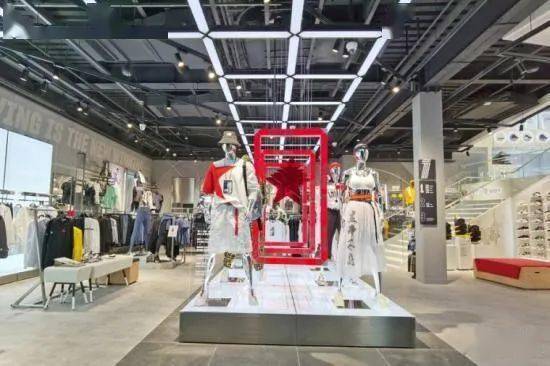 行業丨安踏逆襲,線上首次超越耐克阿迪